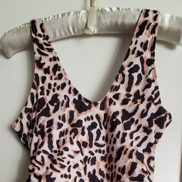 Swimsuit, New Without Tags - Picture 6 of 6